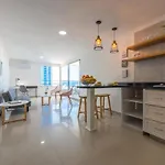 Hermoso apto al borde del mar-Espectacular vista